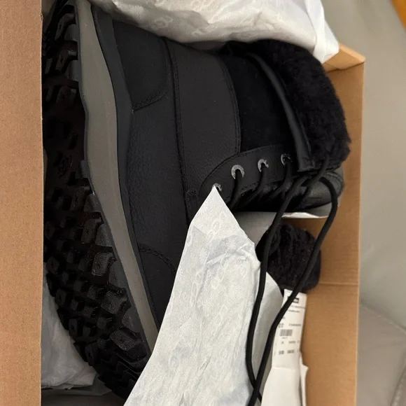 UGG Black Adirondack Winter Boot III - Brand New - Picture 5 of 8